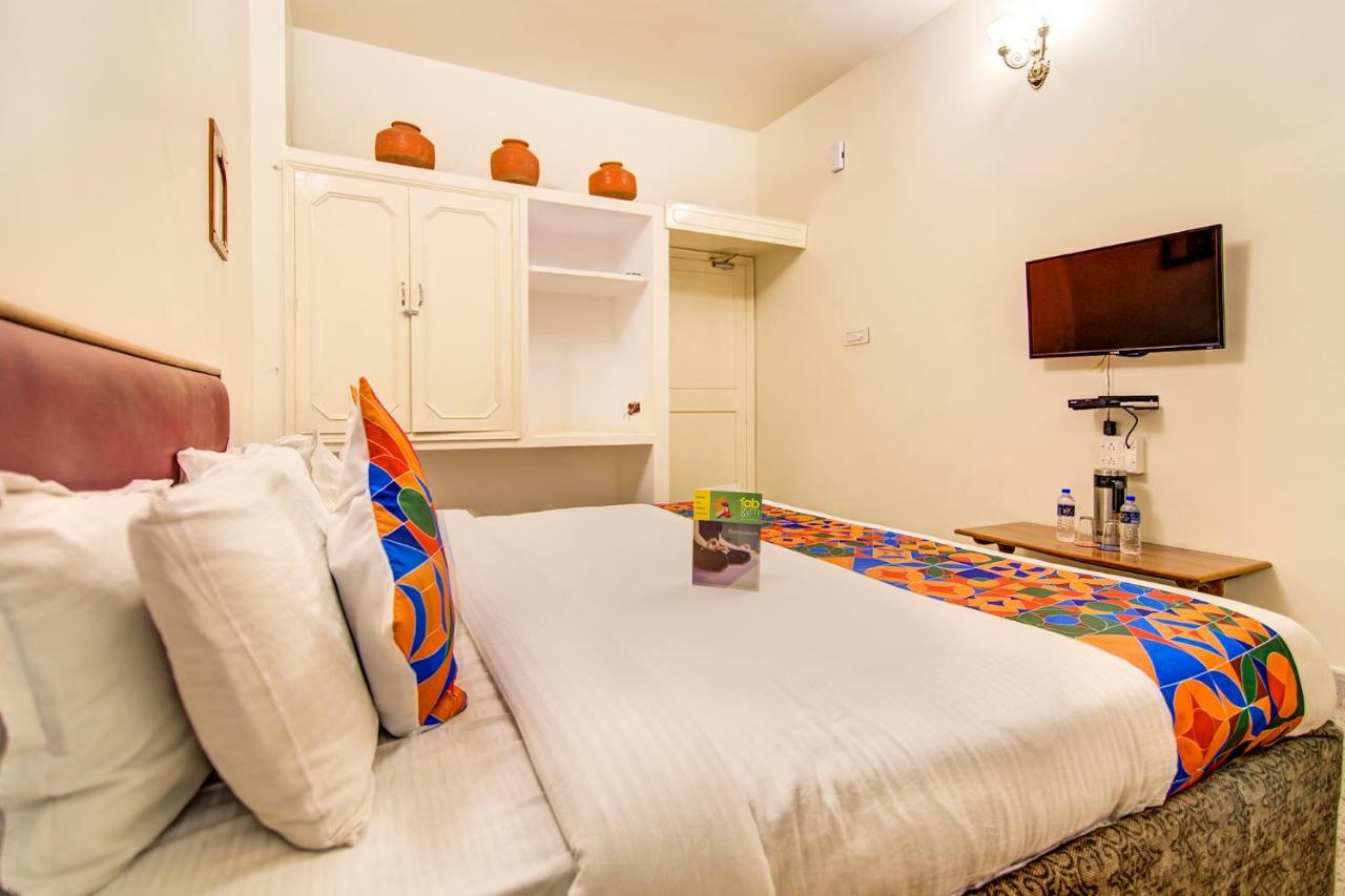 Pink Palace 3*