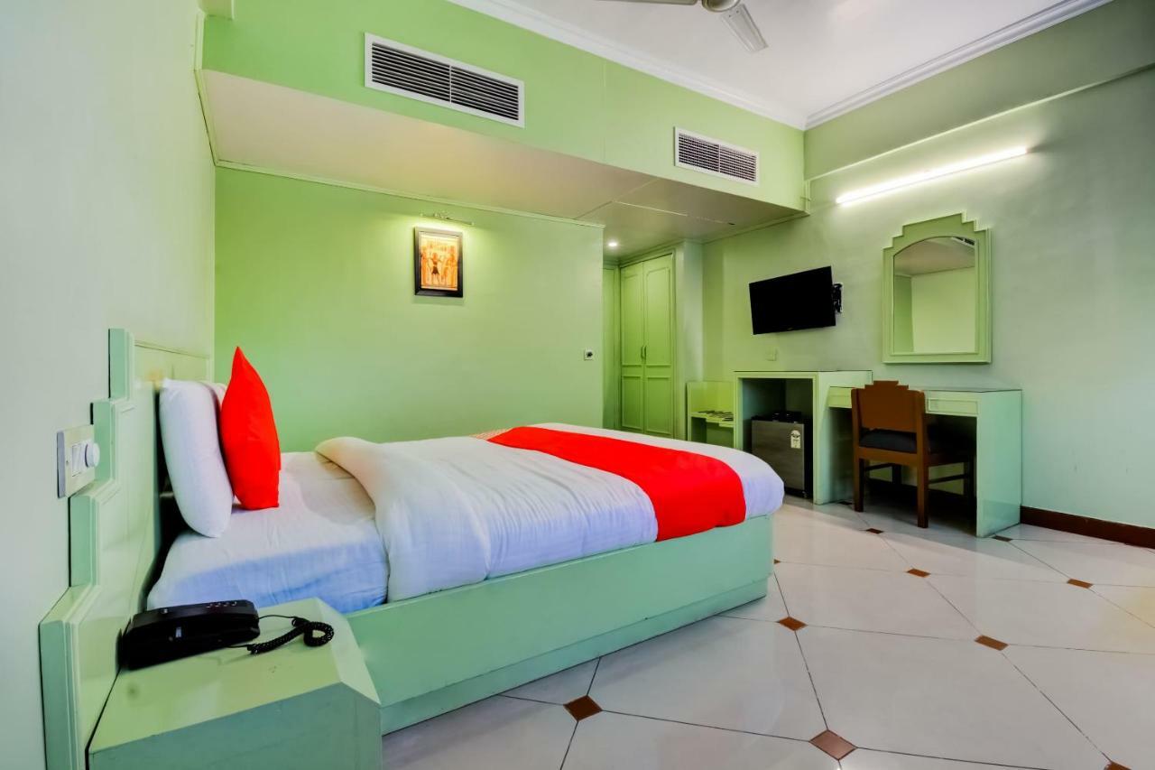 Oyo 18814 Maya International Hotel