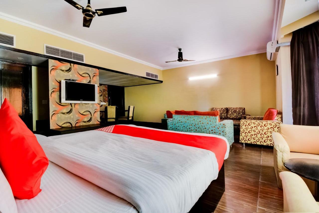 Oyo 18814 Maya International Hotel