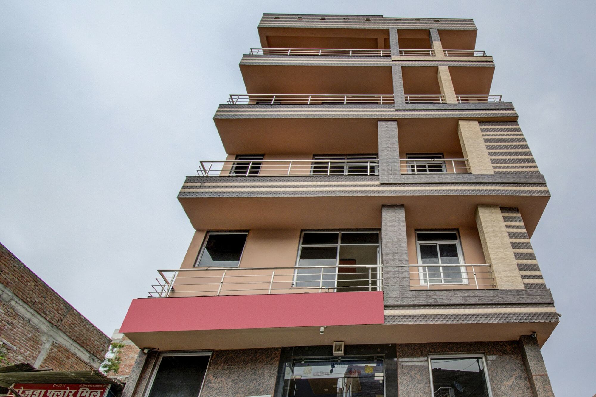 Hotel Oyo 23108 Bagga 3*