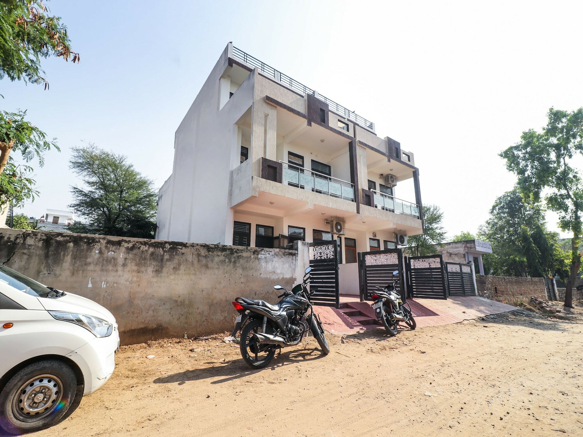 Oyo 26863 Raj Hotel Jaipur