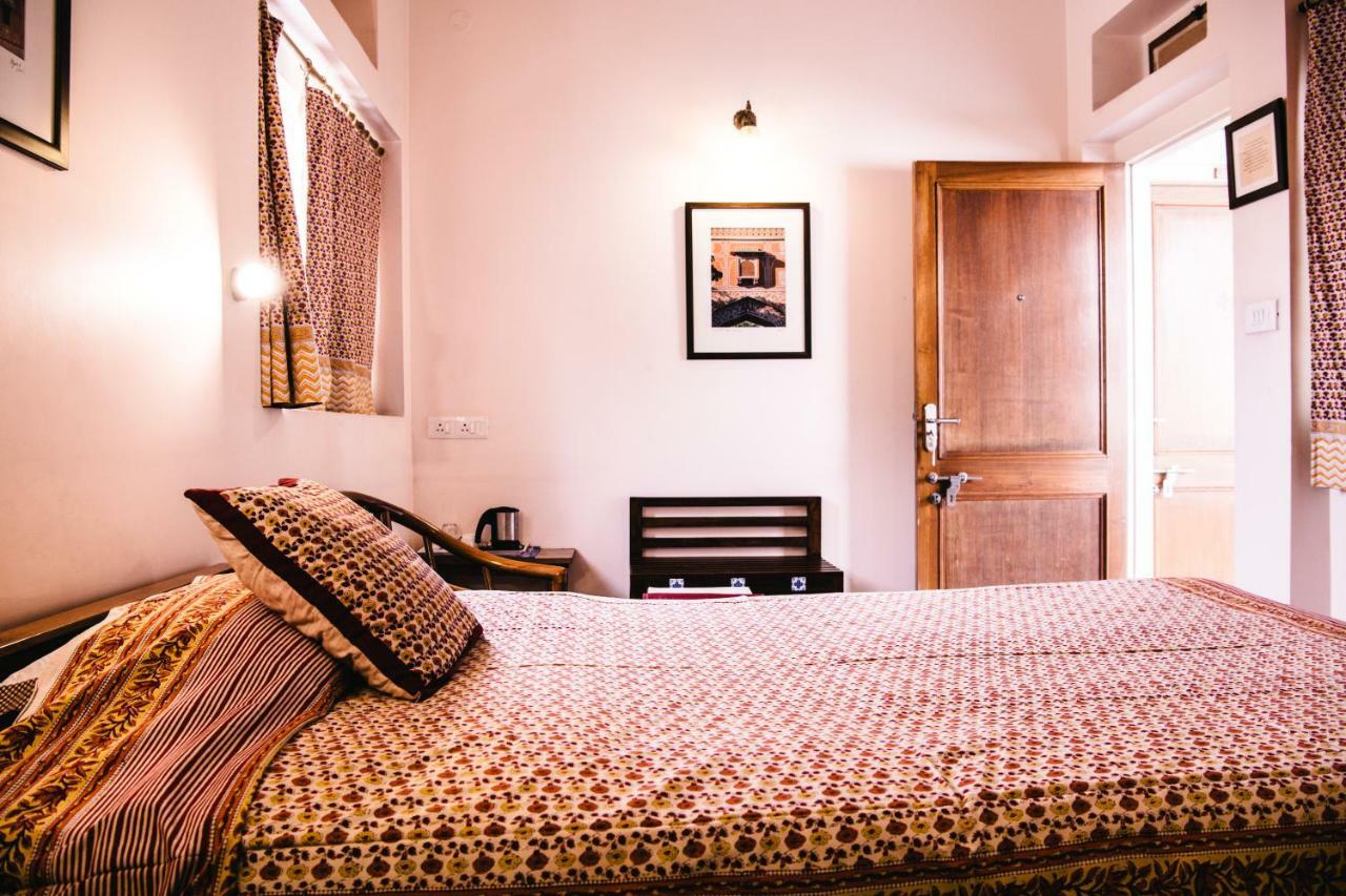 Hotel Tara Niwas