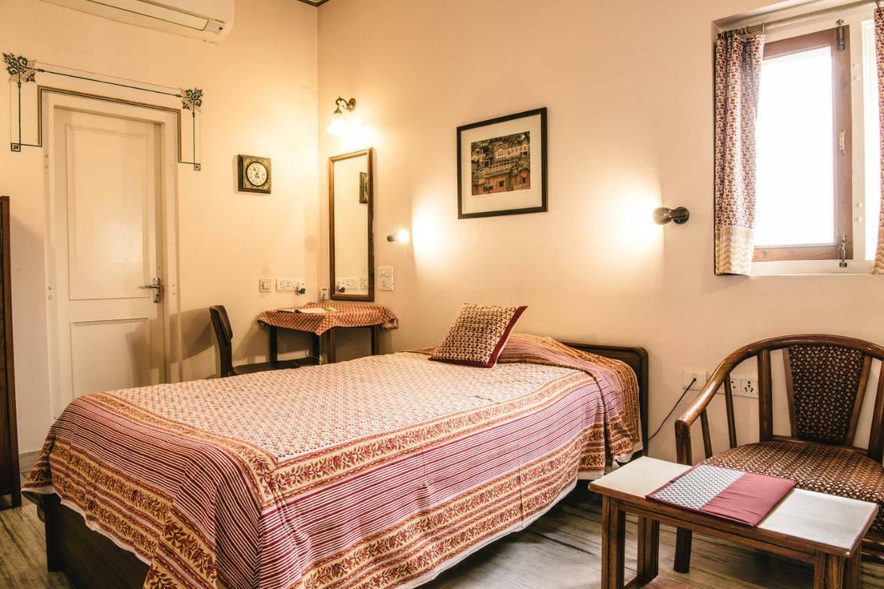 Tara Niwas Hotel