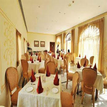 Sawai Man Mahal Hotel 5*