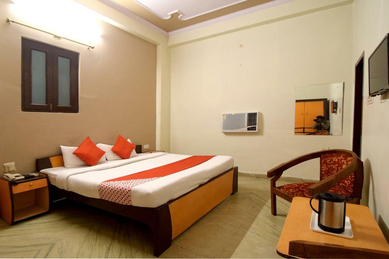 Oyo 23499 Sky Hotel