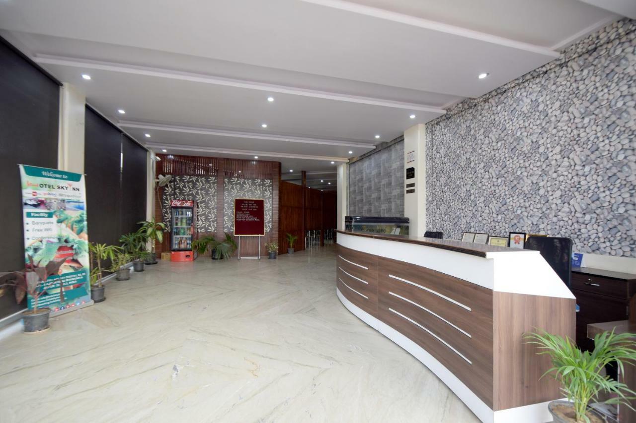Oyo 23499 Sky Hotel