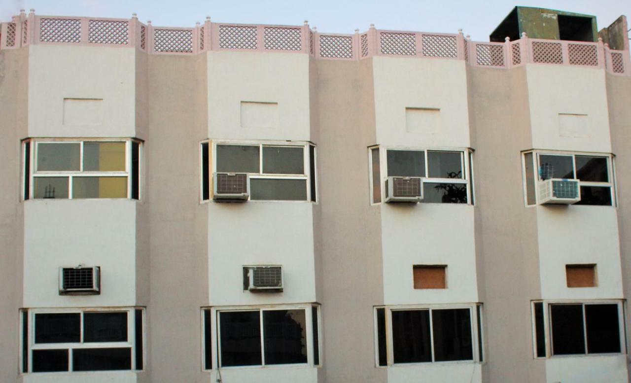 Hotel Oyo 3446 Sanjary Palace