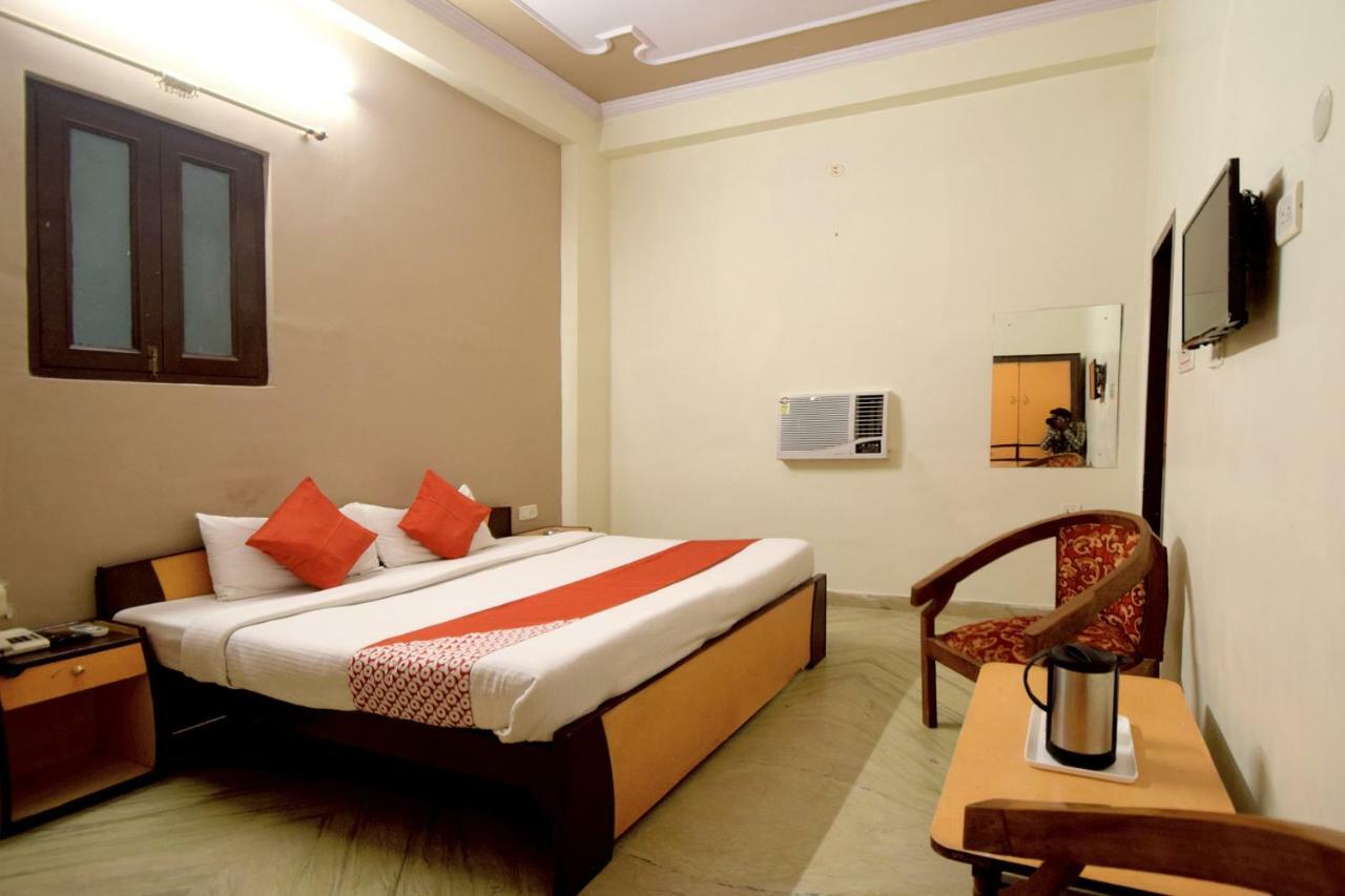 Oyo 23499 Sky Hotel