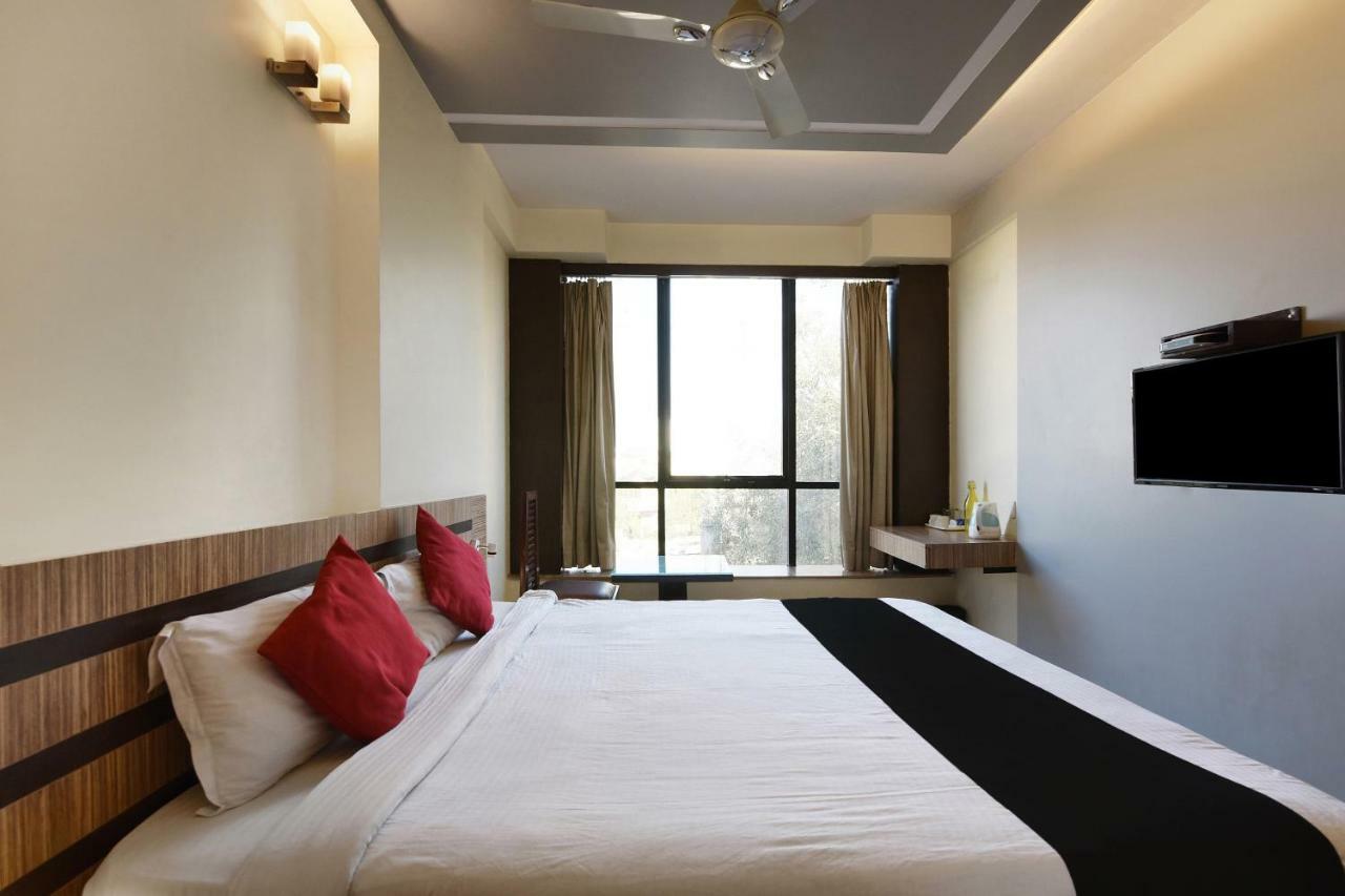 Hotel Capital O 18907 Apex Intercontinental