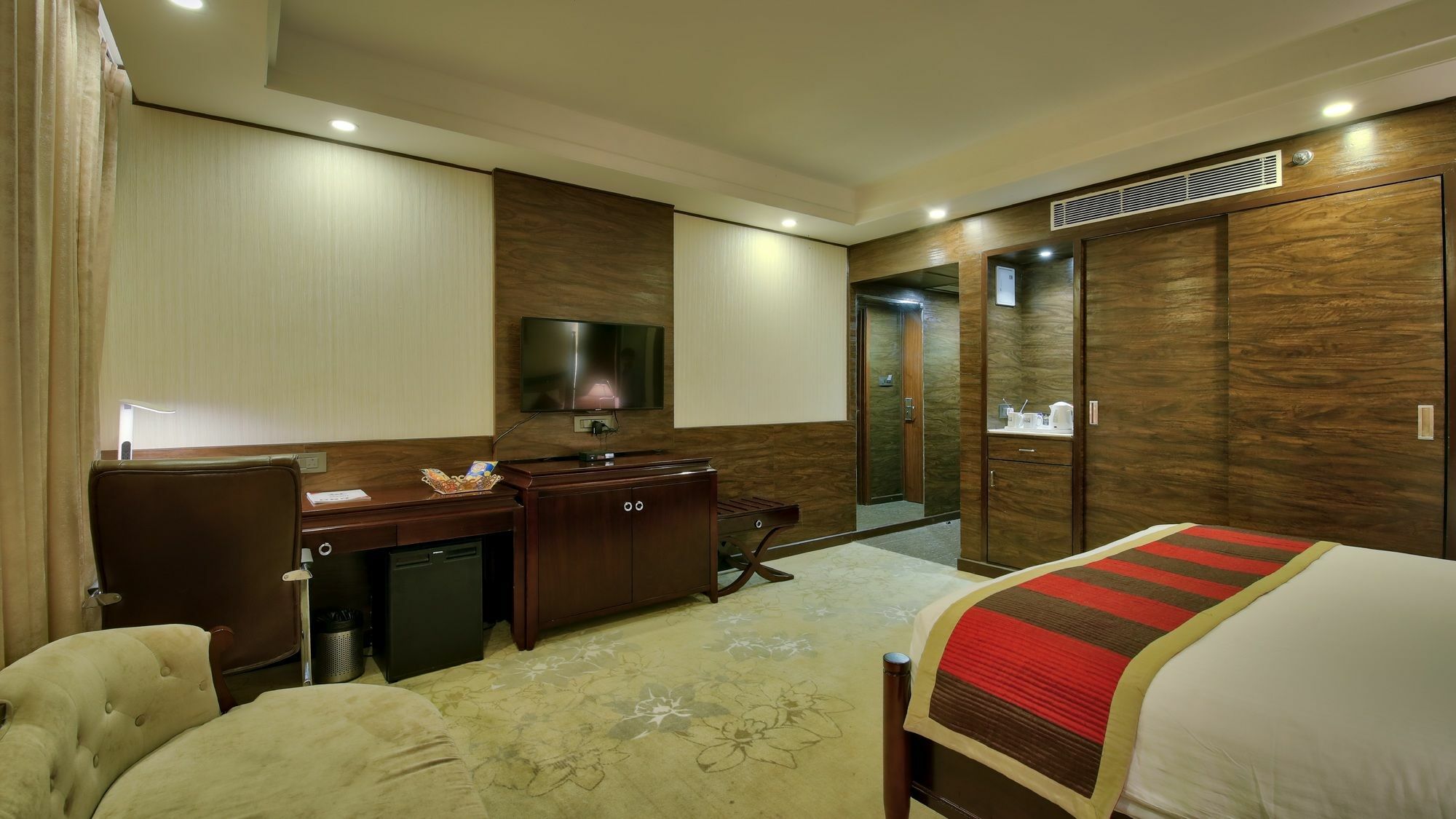 Hotel Polo & 4*