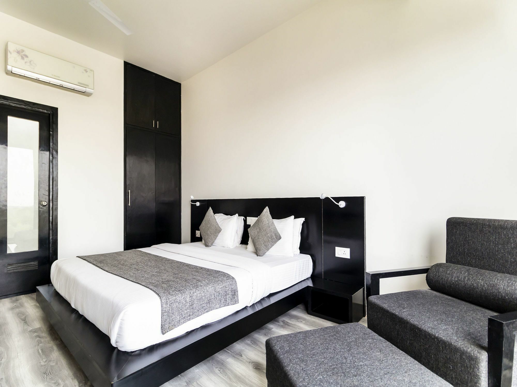 The Saneer Hotel 3*