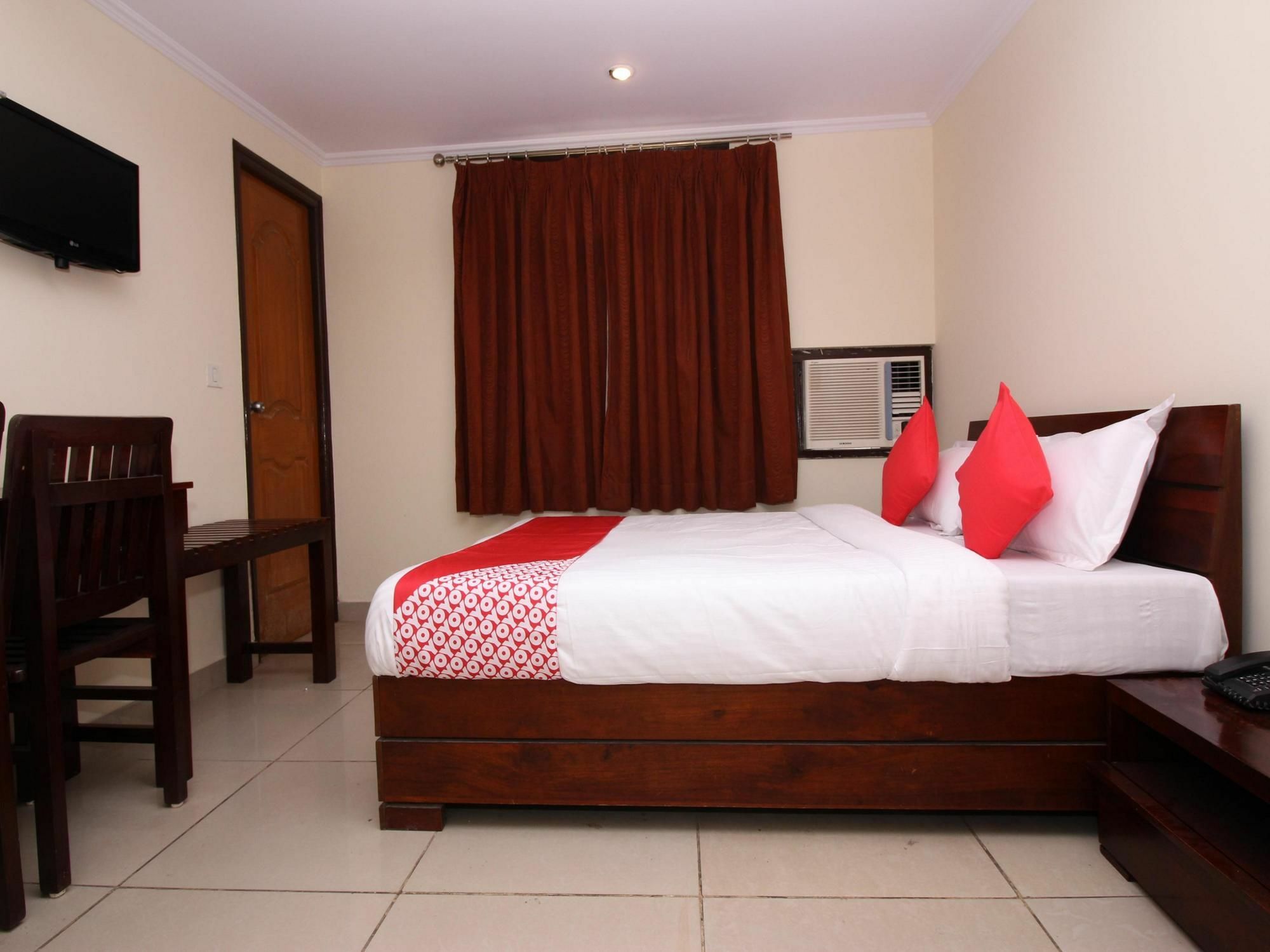 Oyo 14714 K Comfort Jaipur