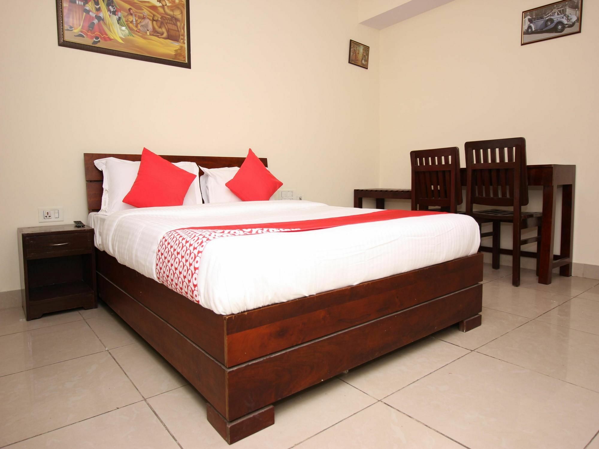 Oyo 14714 K Comfort Hotel 3*