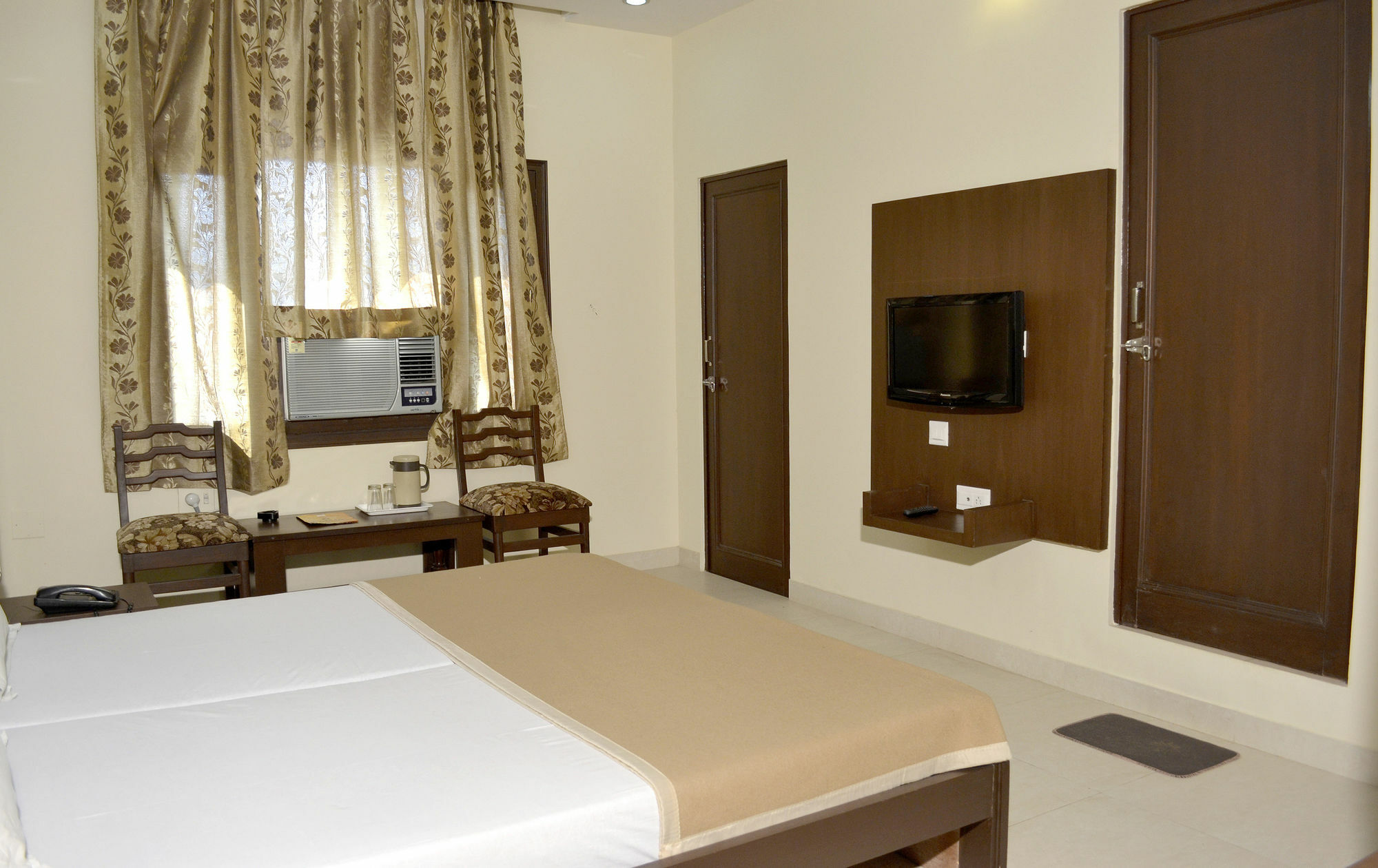 Hotel Raghav Palace 2*