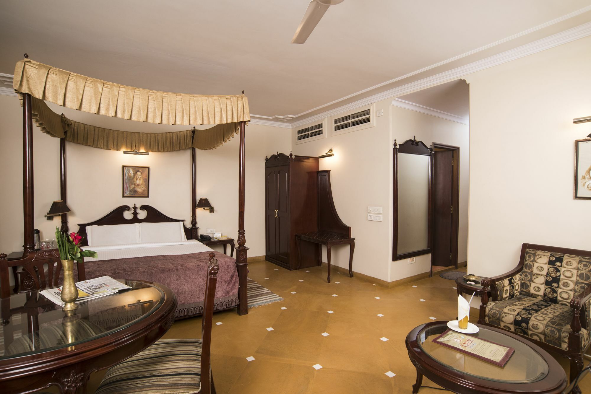Hotel Lmb Centre,