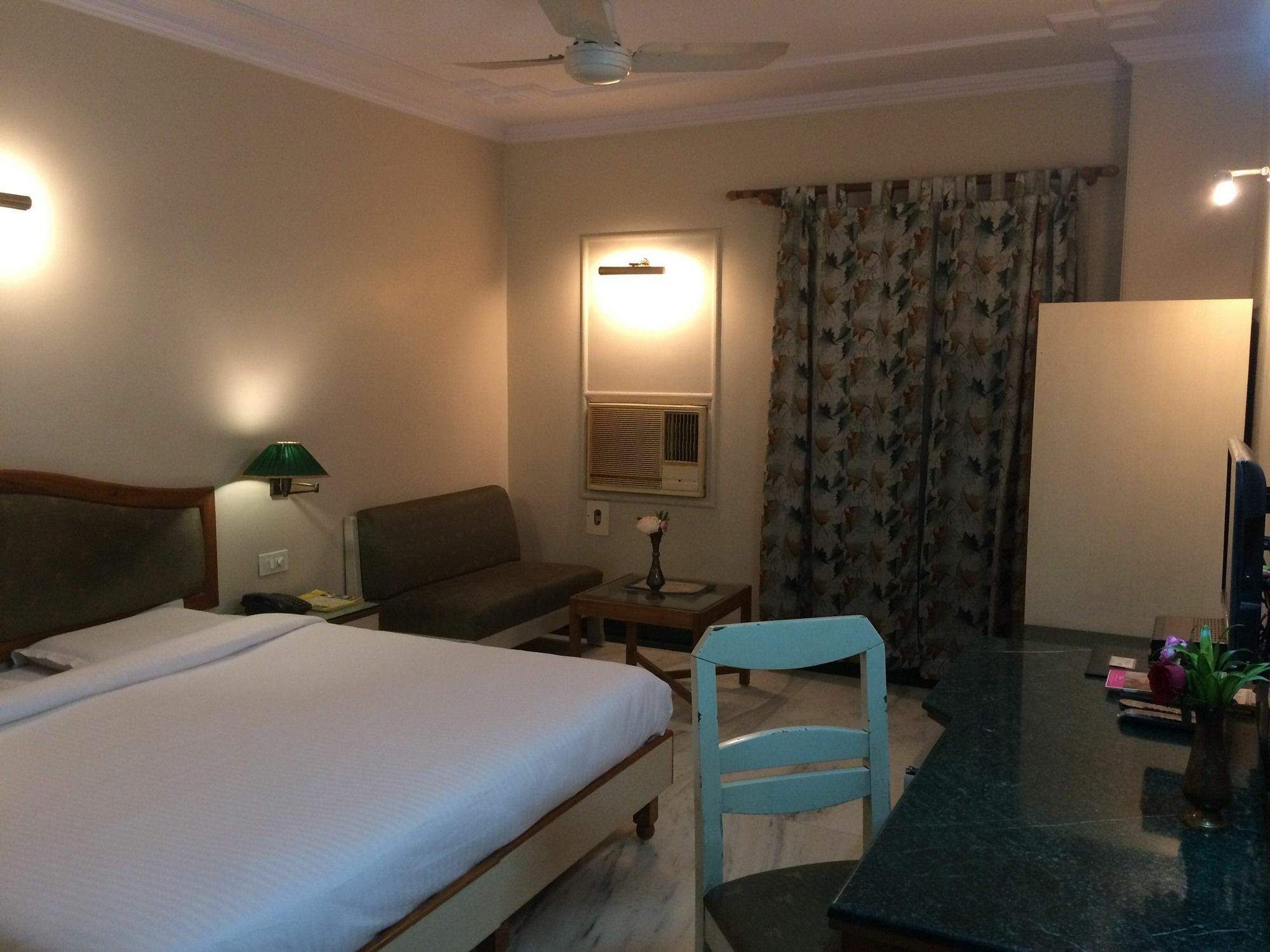 Lmb Centre, Hotel Jaipur