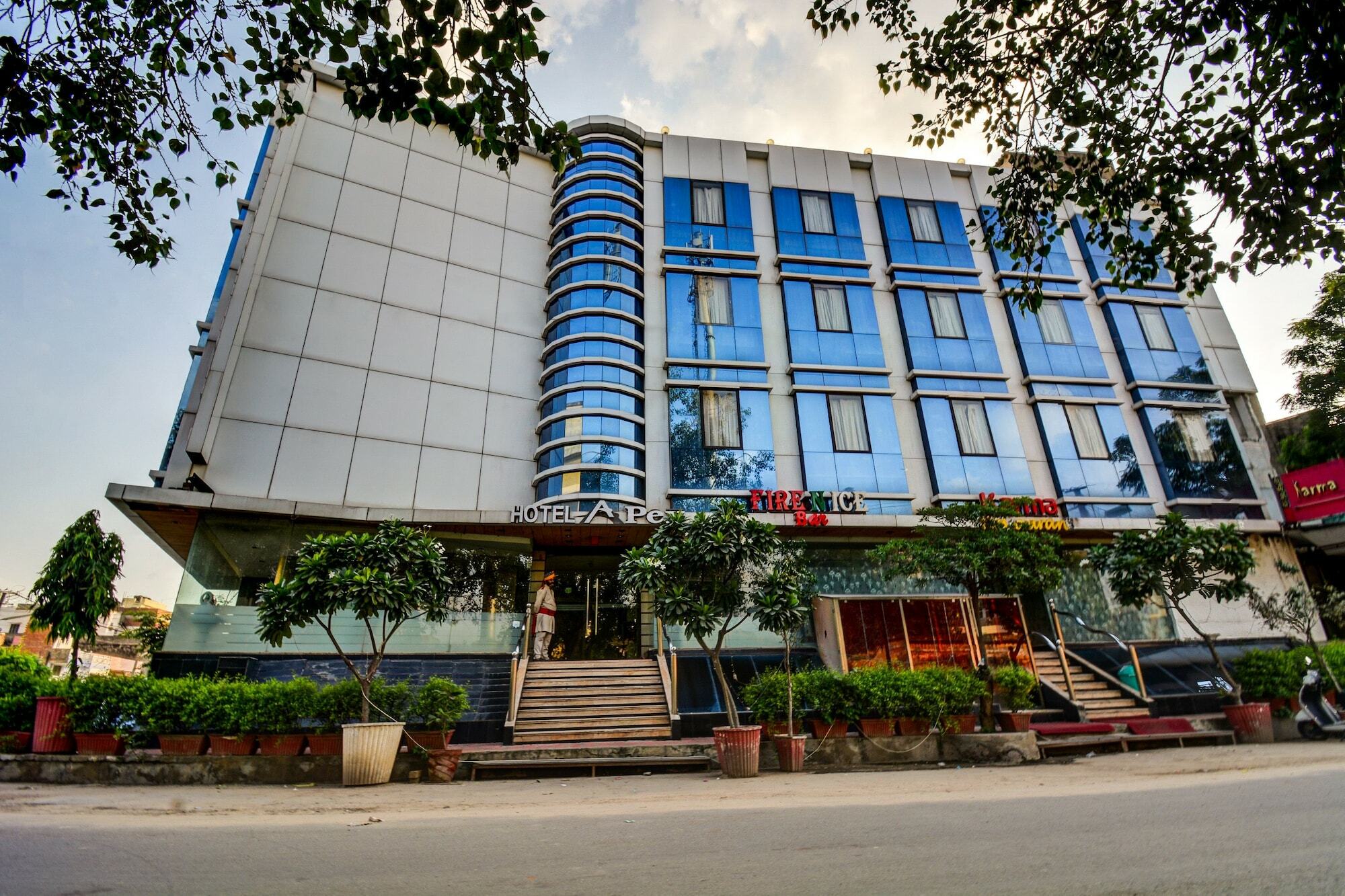 Capital O 18907 Apex Intercontinental 3* Jaipur