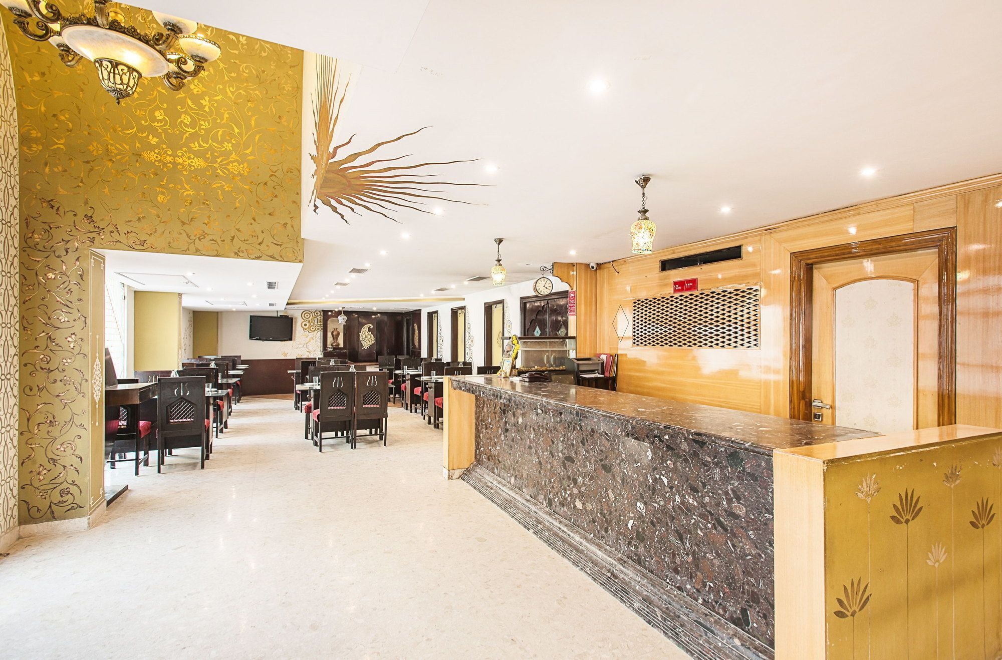 Oyo 5166 Crystal Hotel Jaipur