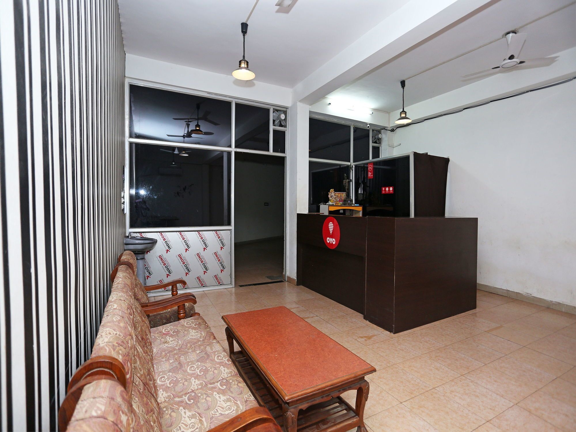 Bed & Breakfast Royal Sunshine 2*