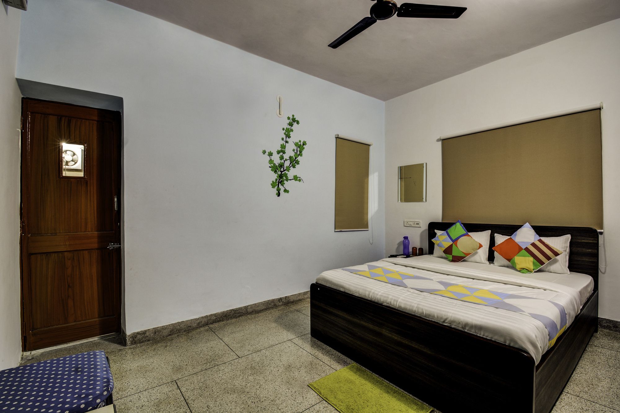 Oyo 17340 Royal Jawahar Nagar Hotel