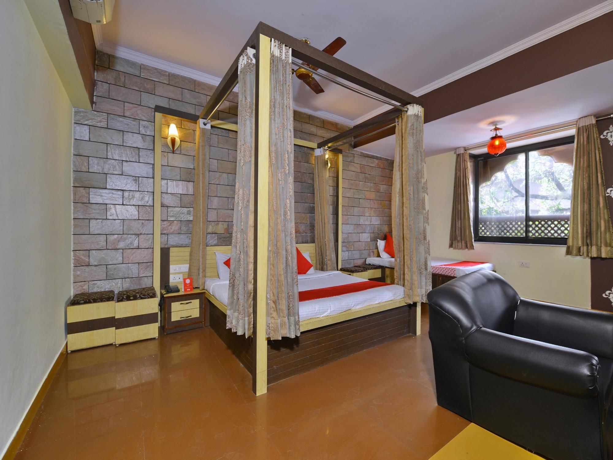 Oyo 12908 Shiva's Royal Hotel Jaipur
