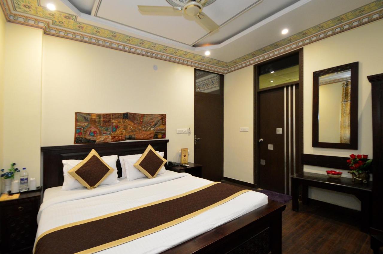 Hotel Surya Garh 3*
