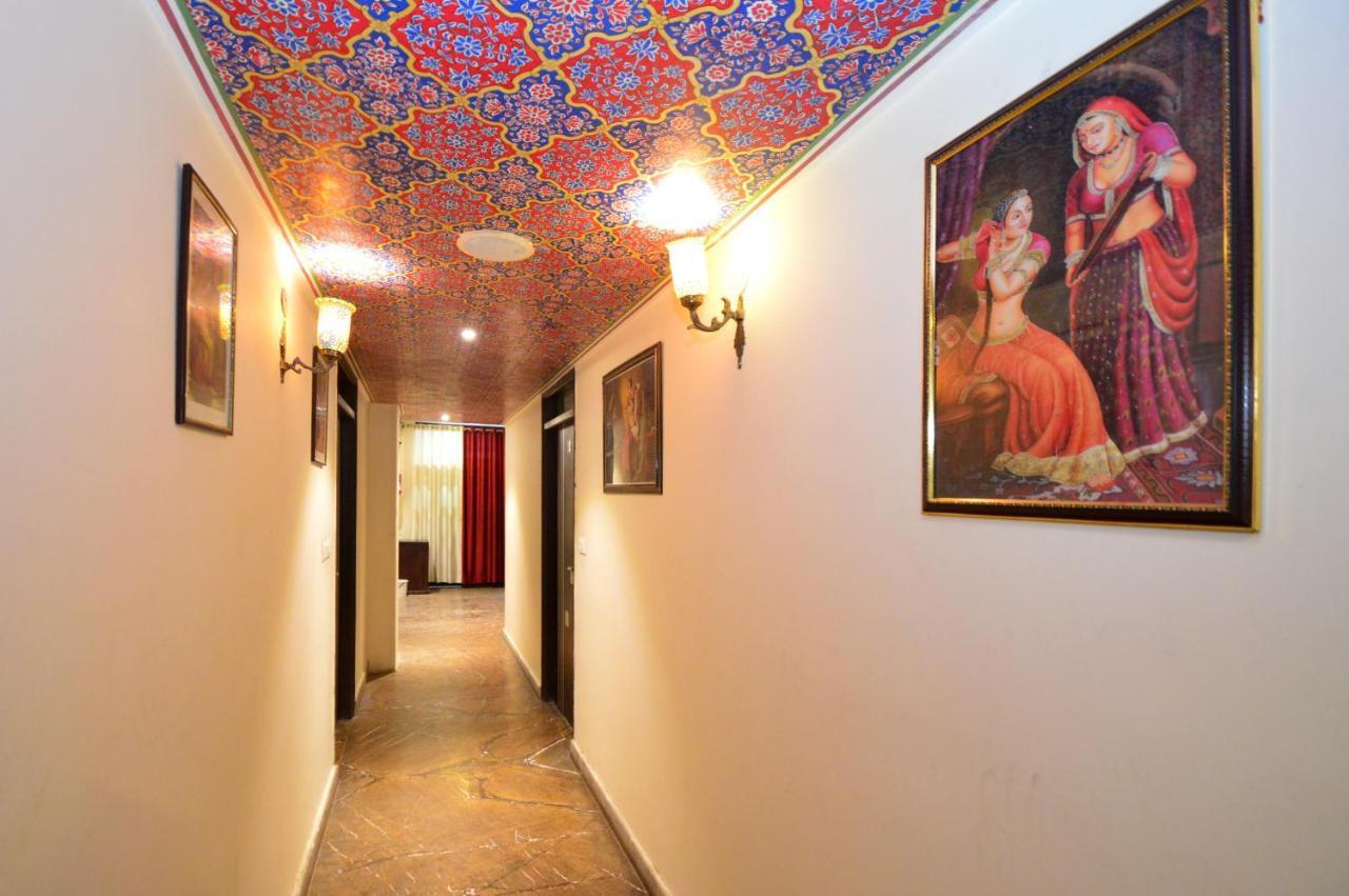 Hotel Surya Garh 3*