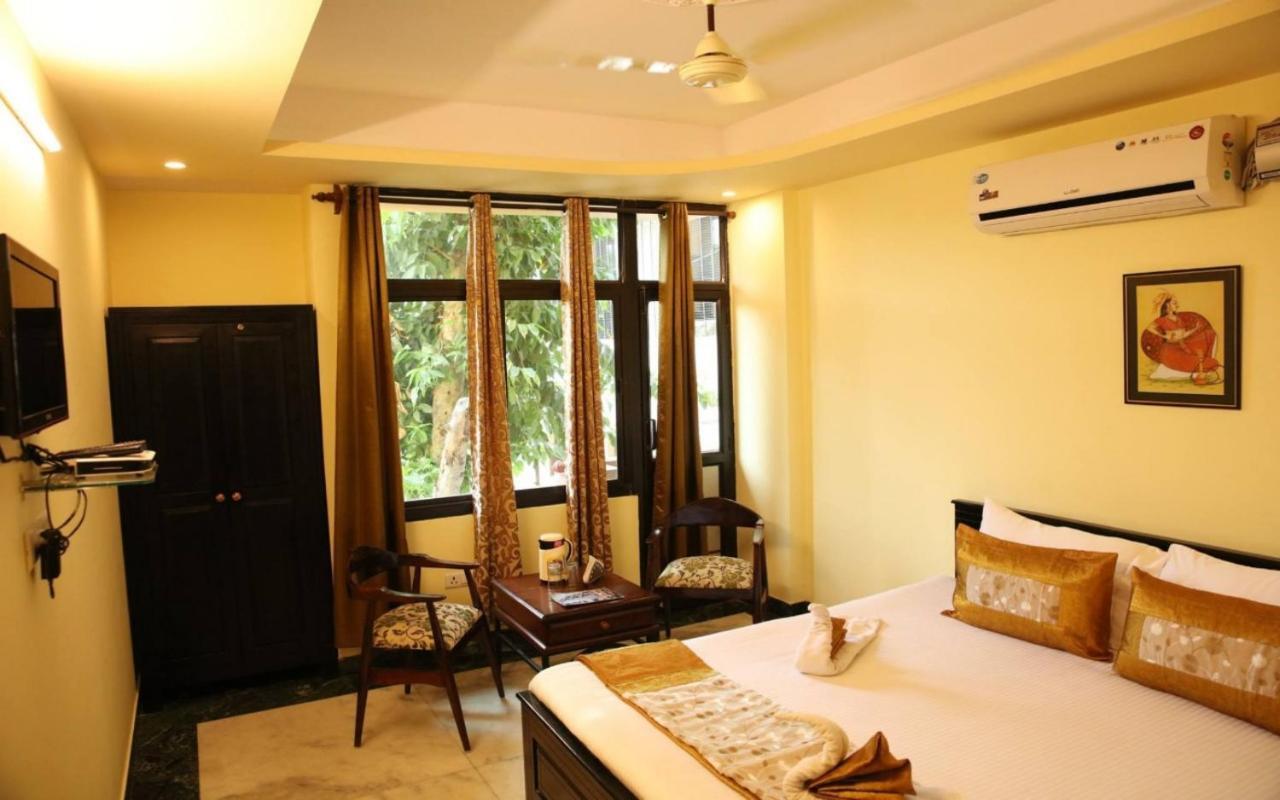 Nahar Singh Haveli 3*