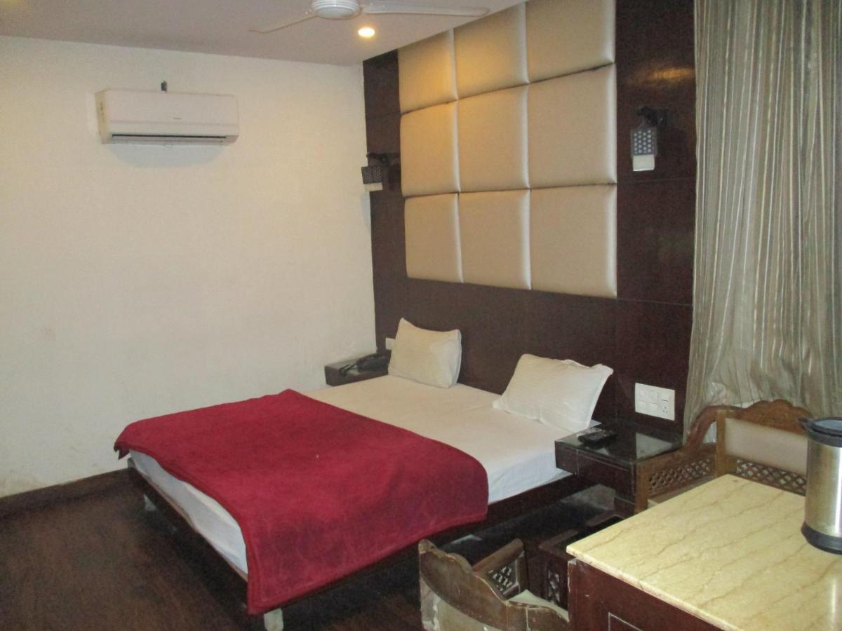 Polo Victory Hotel *