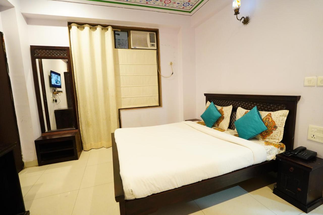Hotel Jal Mahal Haveli 3*