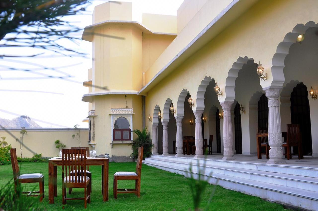 Raj Bagh Palace 4*