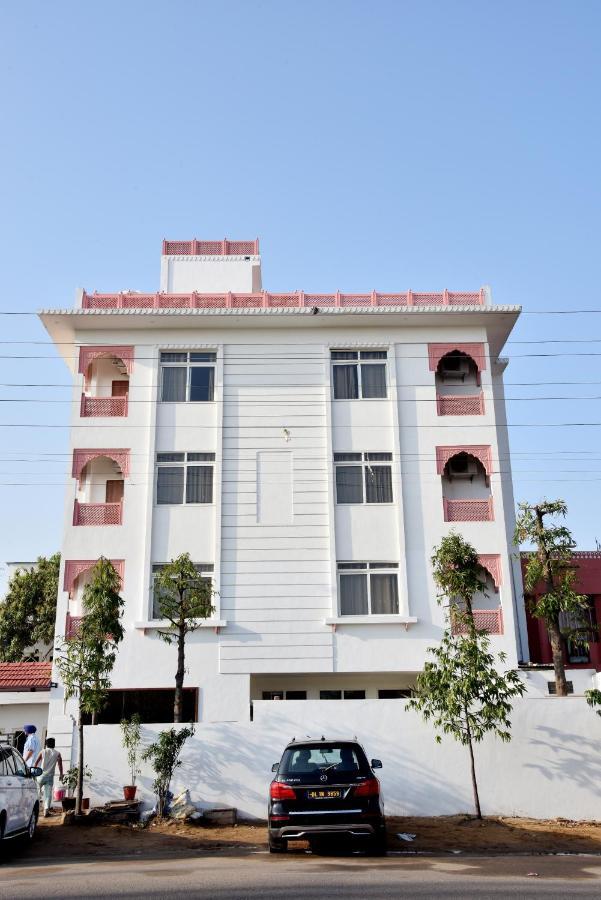 Triveni Residency 3*