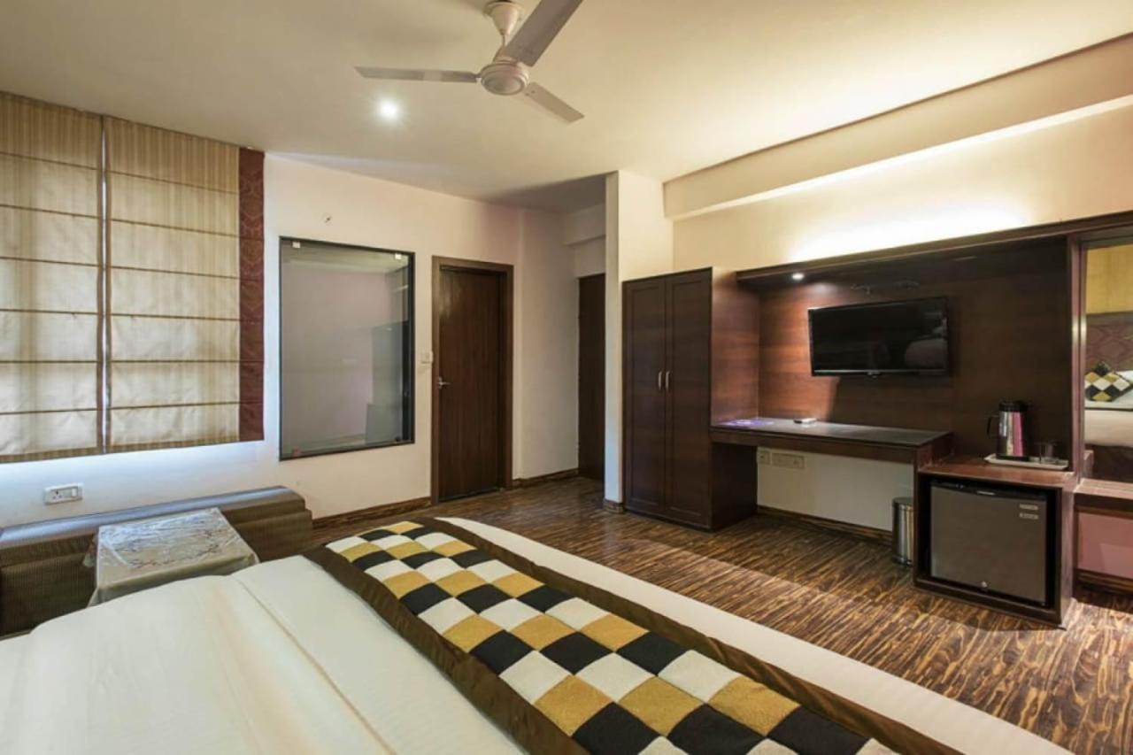 Meenakshi Palace Hotel 3*