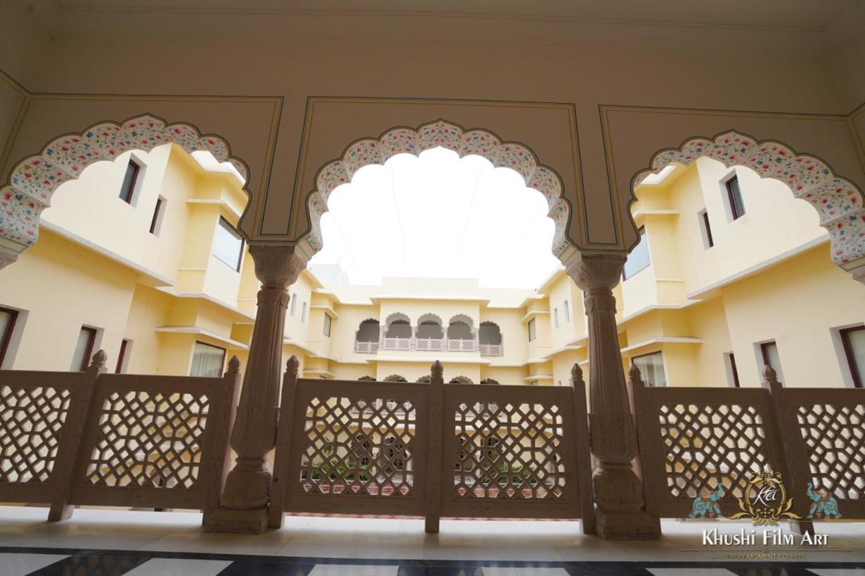 Hotel Raj Bagh Palace