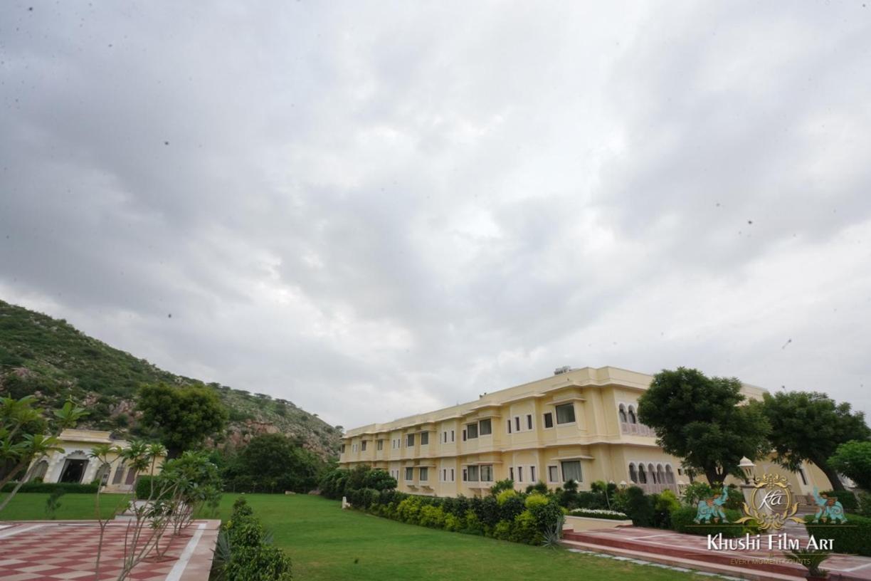 Raj Bagh Palace Hotel 4*