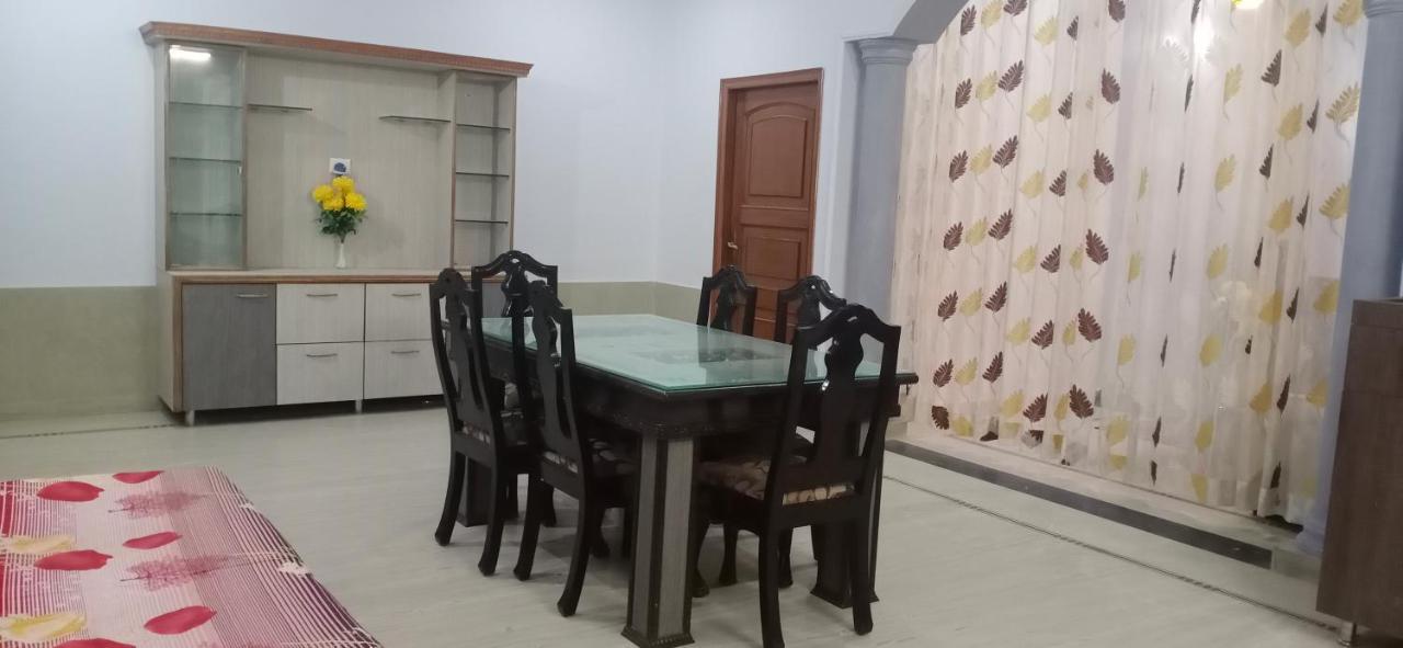Sujhavs Hotel 3*
