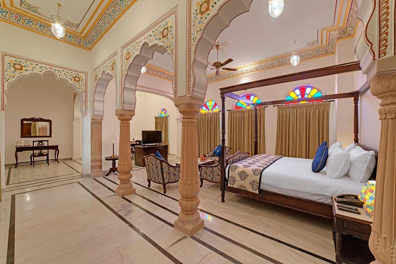 Hotel The Jai Bagh Palace
