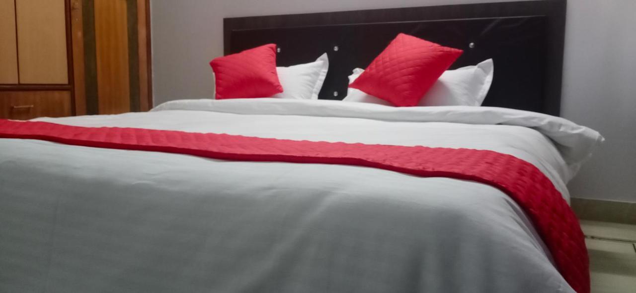 Hotel Sujhavs 3*