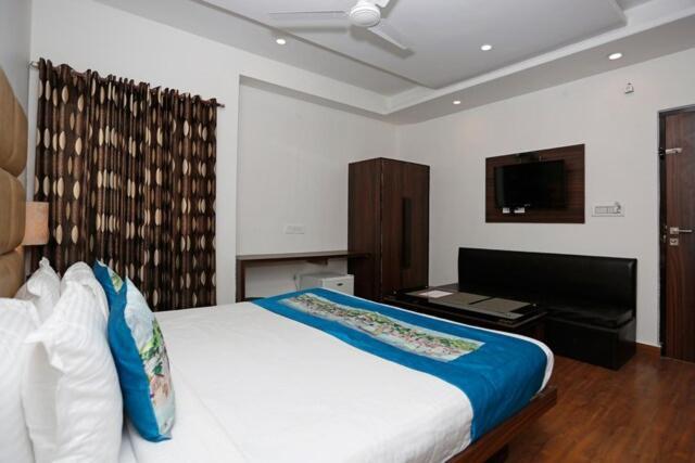 Meenakshi Palace Hotel 3*