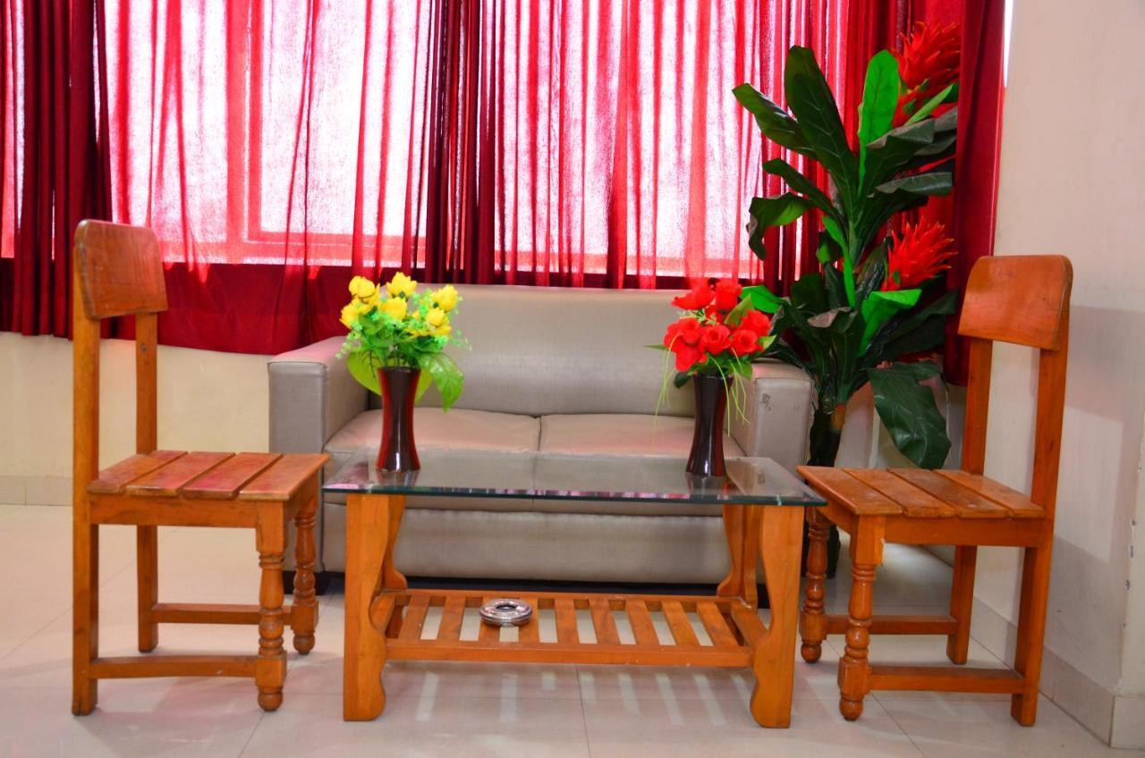 Hotel Gitanjali 3*