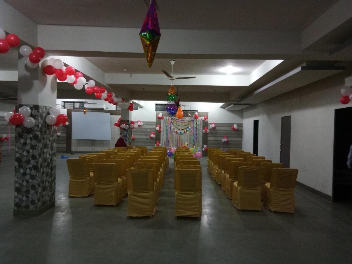 Hotel Gitanjali 3*