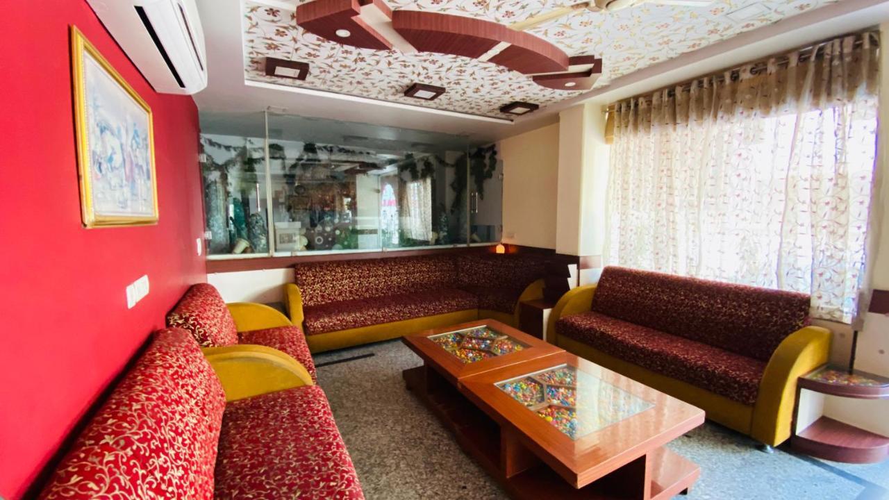 Muskan Palace 3*