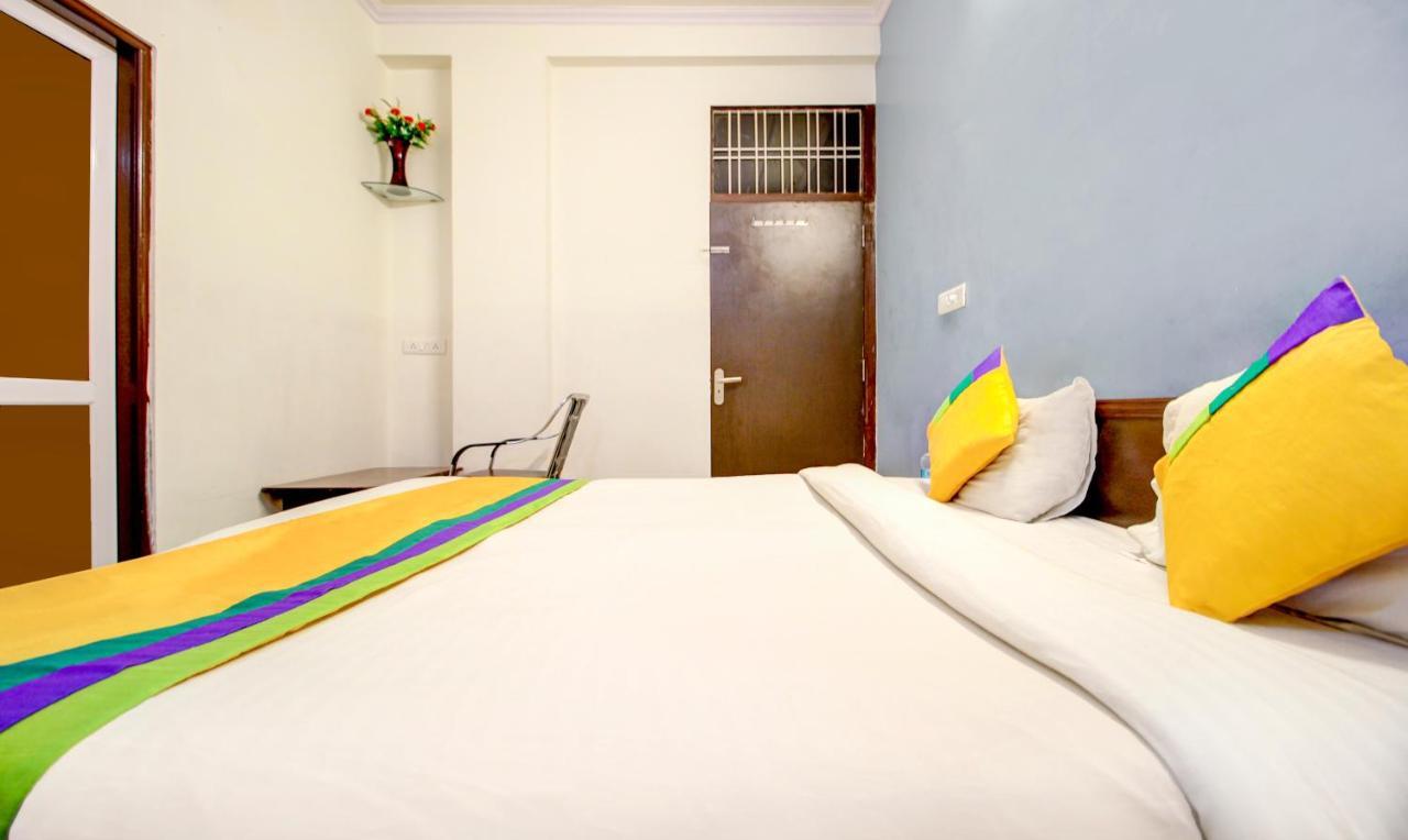 Treebo Trip Kankariya Hotel 3*