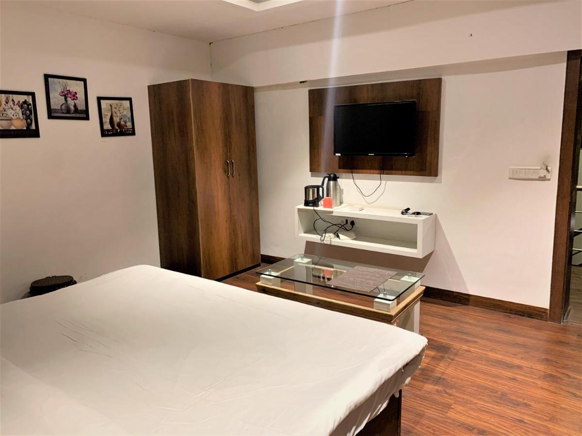 Meenakshi Palace Hotel