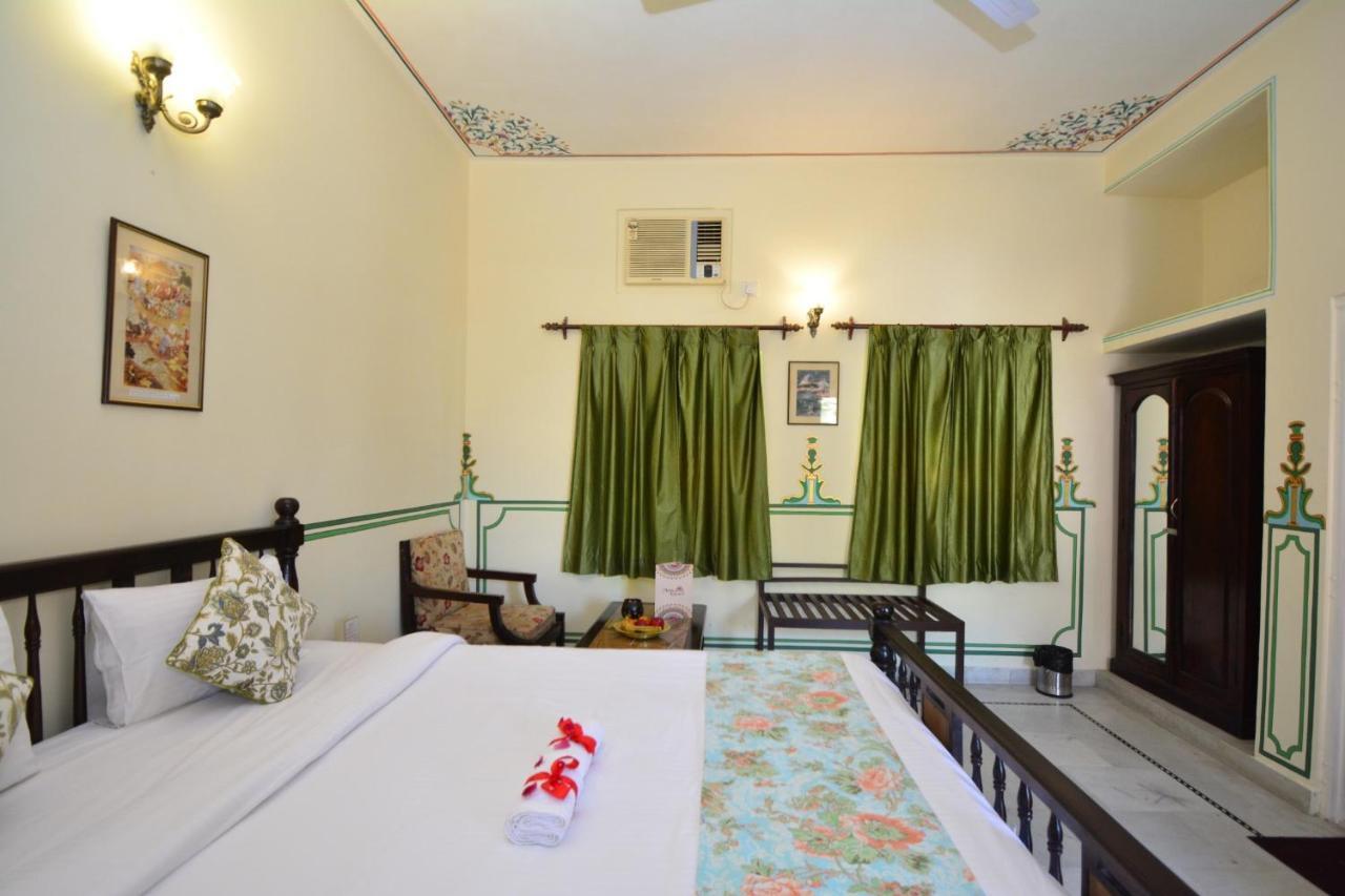 Mahal Khandela