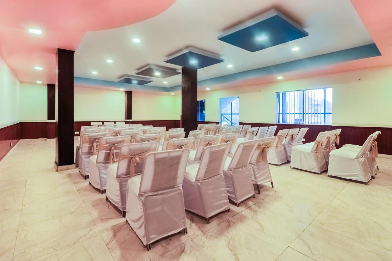 Oyo 6893 Airport View Hotel 3*