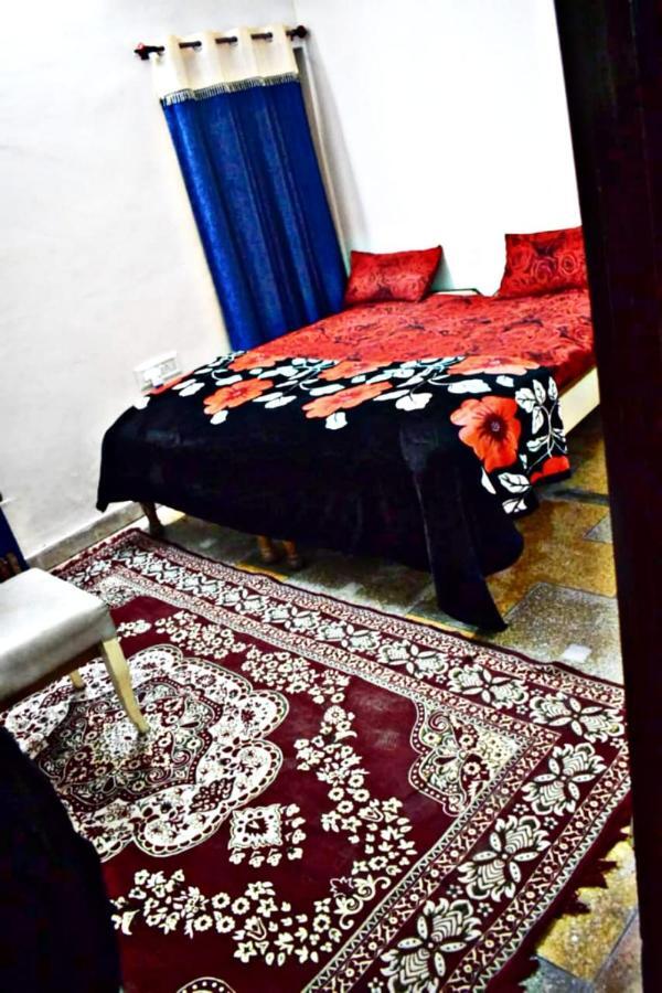 Hostel Kk World *
