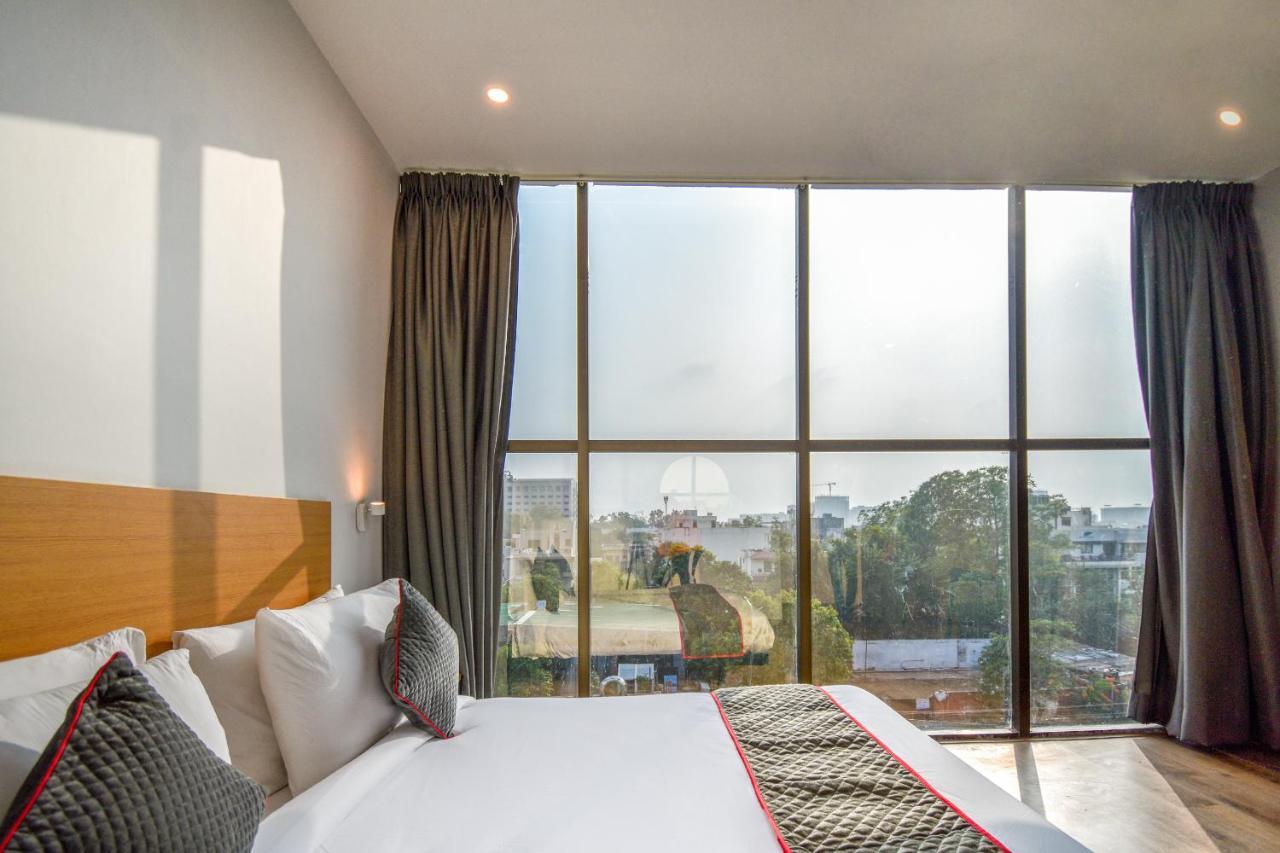 Oyo Townhouse 294 ??? Malviya Nagar Hotel 3*