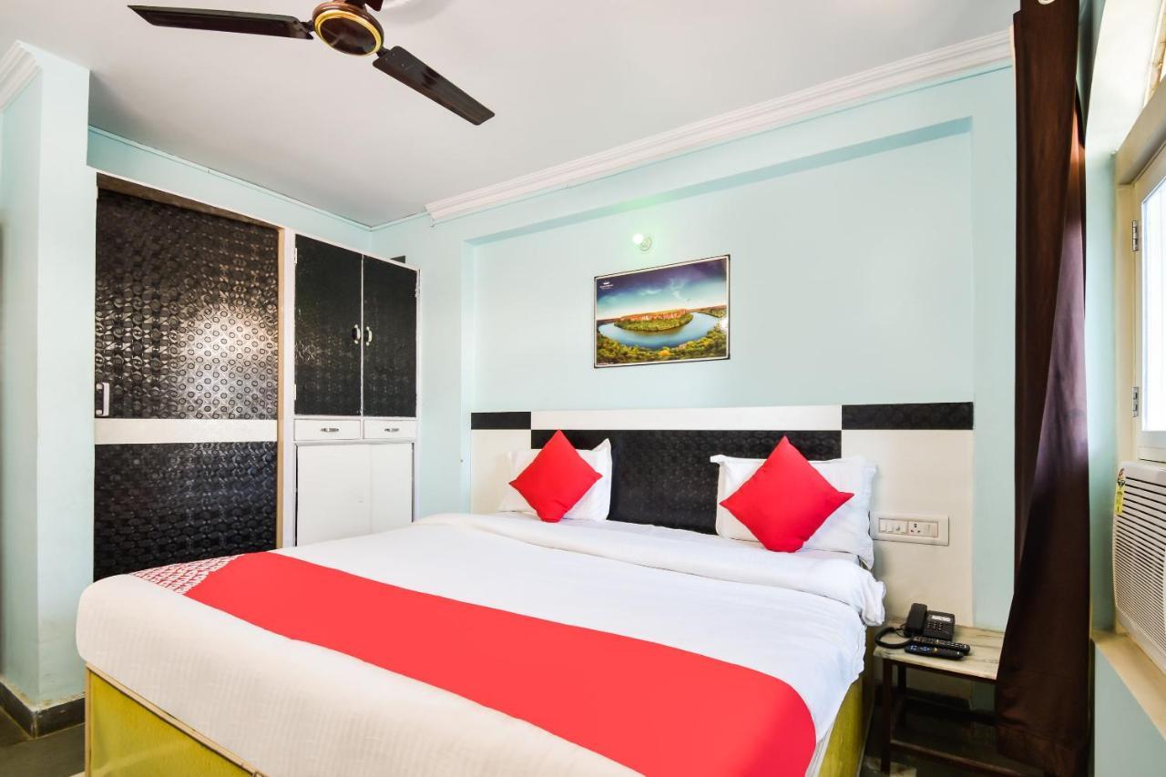 Oyo 69559 New Mahesh Hotel 3*