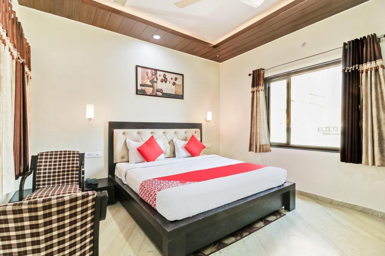 Hotel Collection O 35762 Season 4